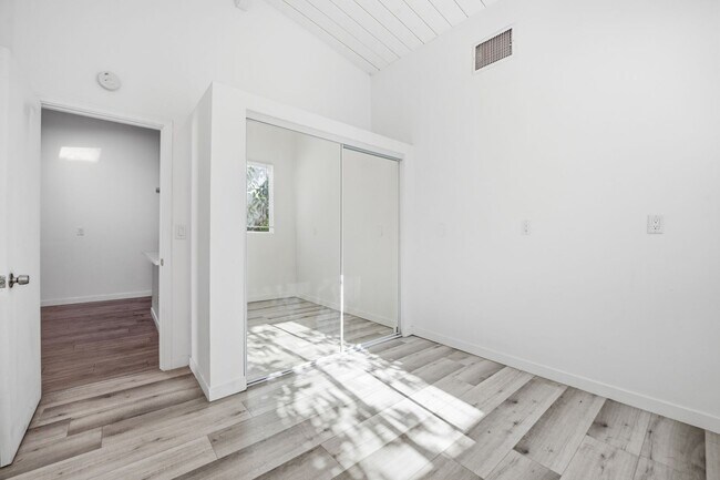Building Photo - 4955 Baja Ct
