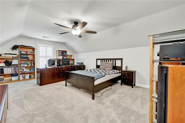Building Photo - 2448 Kings Arms Dr