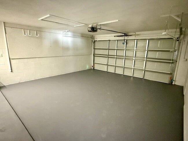 Building Photo - Beautifully Renovated 4-Bedroom Home with Large Backyard & 2-Car Garage