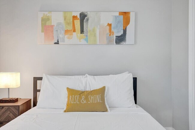 Building Photo - 50 Davie Blvd