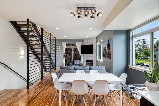 Building Photo - 1308 E Marion St