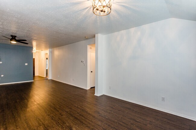 Building Photo - 2834 Trinity Glen Ln