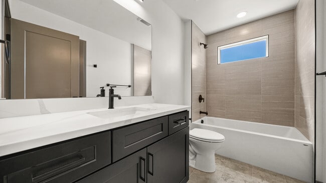 Building Photo - 367 Toms Cyn Dr