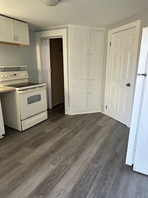 Building Photo - 4656 Main St