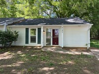 Building Photo - 2 Bedroom | 1.5 Bathroom End Unit North Ra...