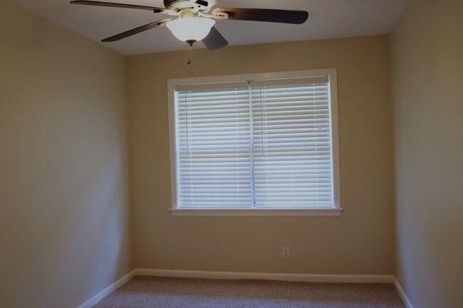 Building Photo - Bossier City, LA - 71112 - Beautifully upd...