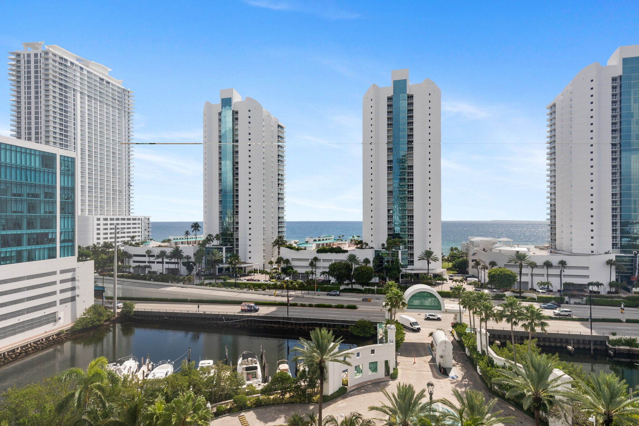 Building Photo - 16400 Collins Ave