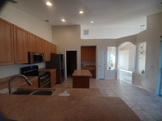 Building Photo - 2117 NW 14th Terrace