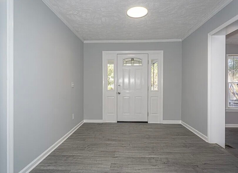 Building Photo - 5105 Palmetto Ln