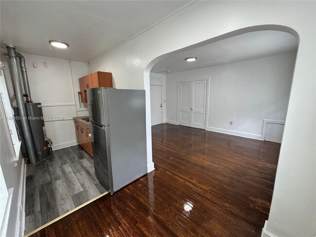 Building Photo - 177 NE 50th St