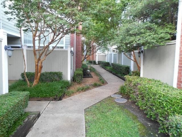 Building Photo - 6220 Bentwood Trail