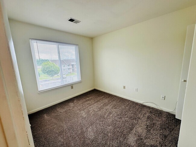 Building Photo - 1205L University Terrace