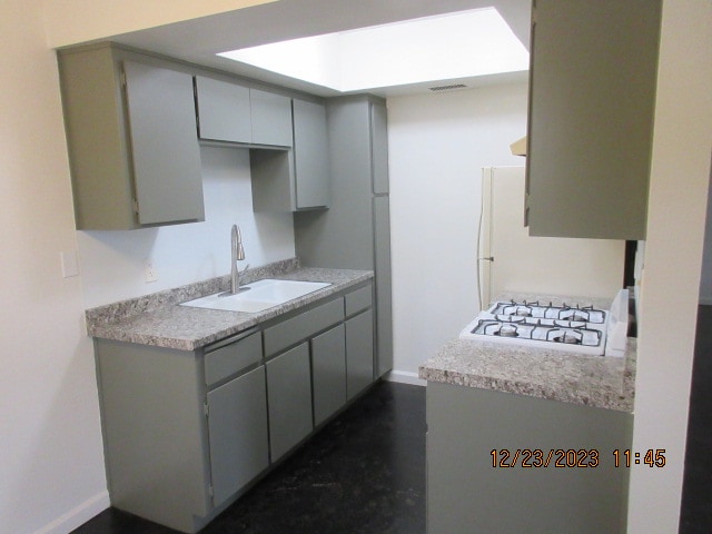 Building Photo - 198 W Mariposa St