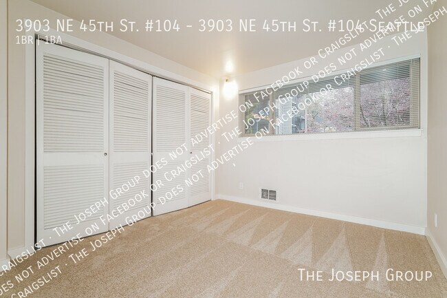 Building Photo - 3903 NE 45th St