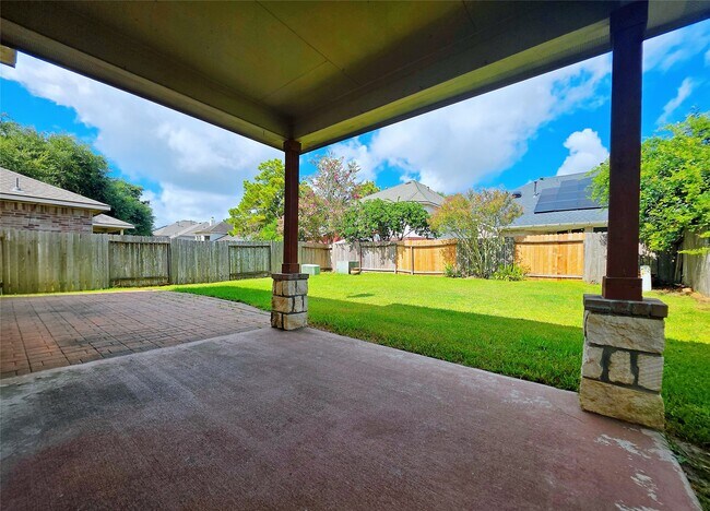 Building Photo - 6038 Starbrook Creek Dr