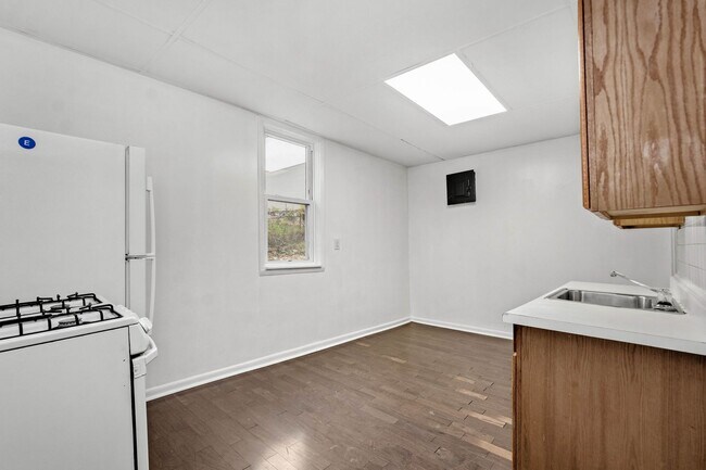 Building Photo - 124 Fitler St
