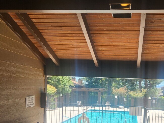 Building Photo - 1400 Selmi Dr