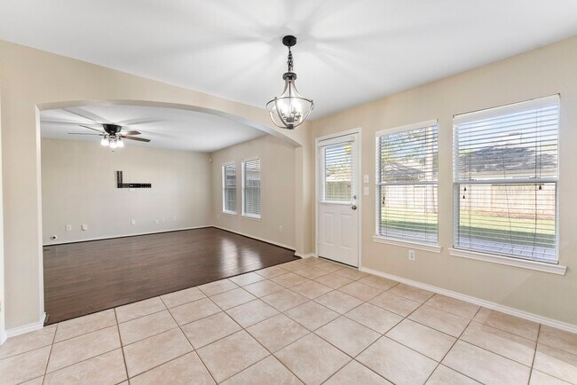 Building Photo - 2419 Colonial Springs Ln