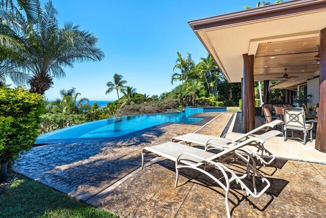Building Photo - Luxury furnished 4 bedroom 3 bathroom with pool, spa, and outdoor showers