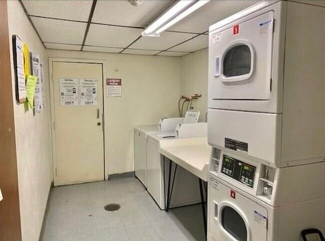 Laundry Room - 16 Kenmar Dr