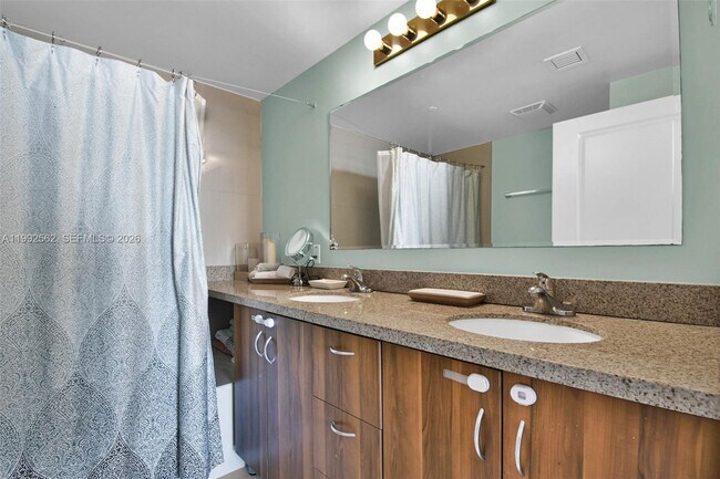 Building Photo - 601 NE 23rd St