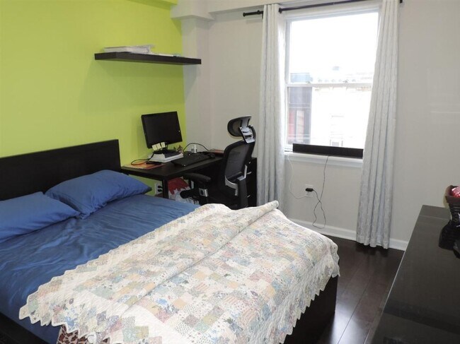 Building Photo - 84 Bloomfield St