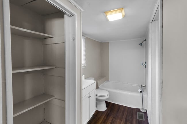 Building Photo - 607 1st Ave