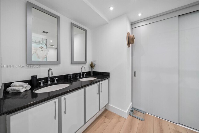 Building Photo - 101 20th St