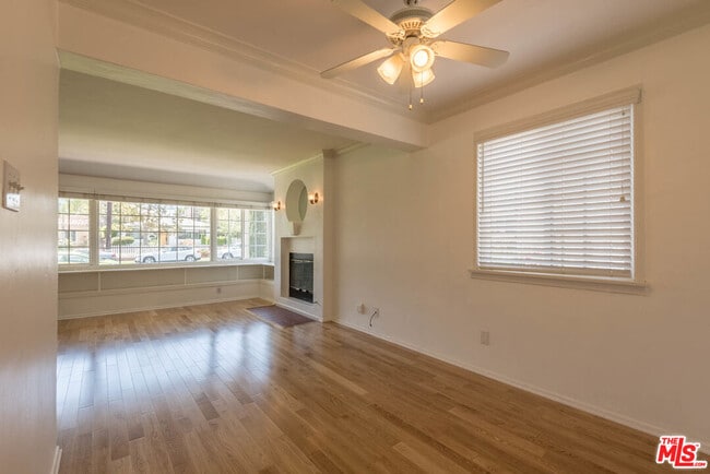 Building Photo - 5112 Auckland Ave