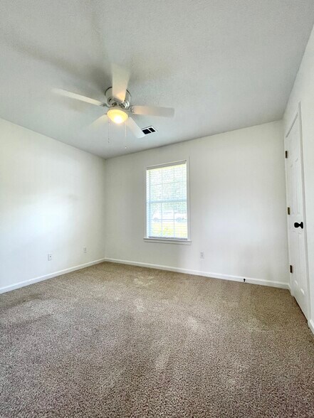 Building Photo - 119 Blake Dr
