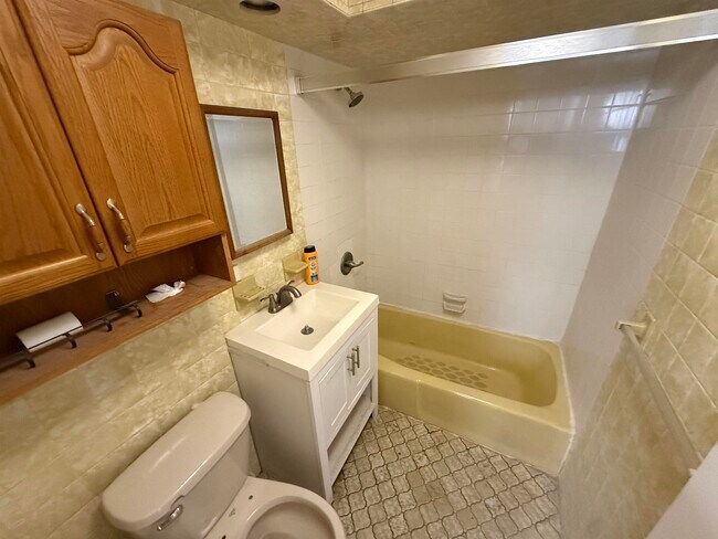 Building Photo - 129 W 20th St