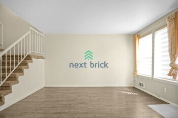Building Photo - Welcome to this charming 2 bedroom, 2.5 bathroom townhouse in Bothell.