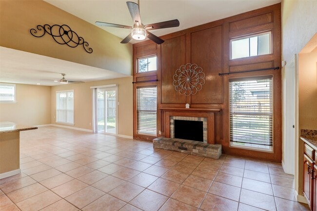 Building Photo - 17010 Cairnladdie St