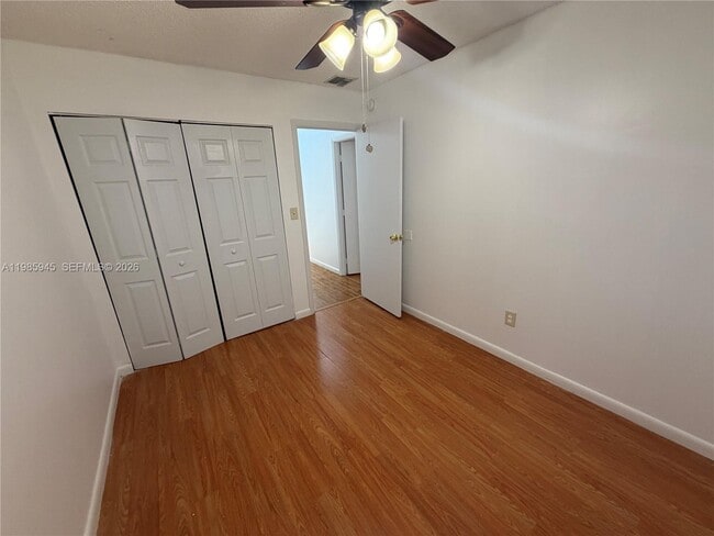 Building Photo - 3962 Inverrary Dr