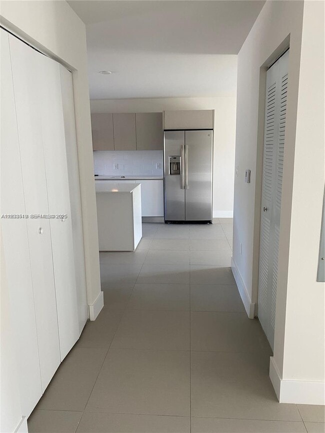 Building Photo - 2535 NE 193rd St