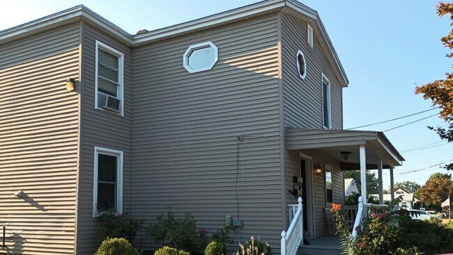 Beautifully Maintained - 706 Rathbun St