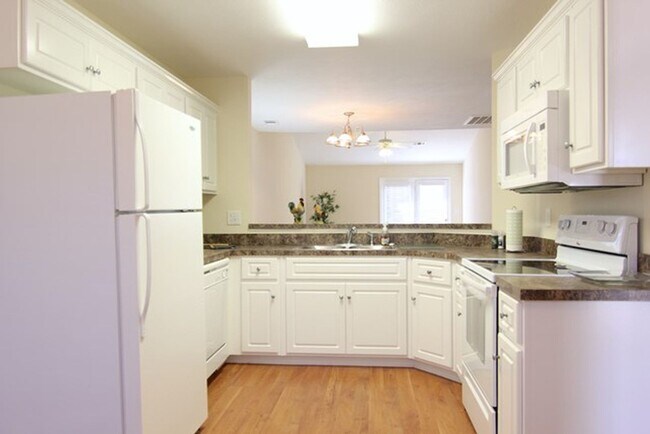 Building Photo - 108 Mistletoe Way