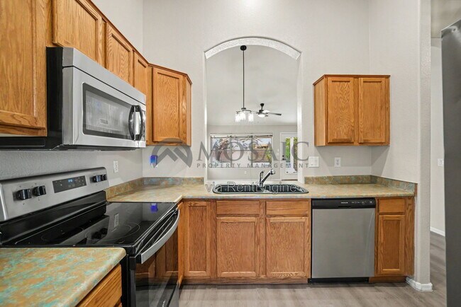 Building Photo - 2033 E Willow Wick Rd