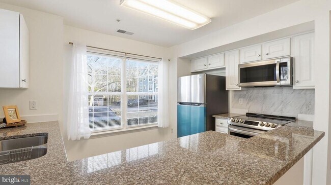 Building Photo - 164 Kendrick Pl