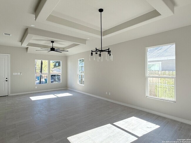 Building Photo - 411 Moselle Ave
