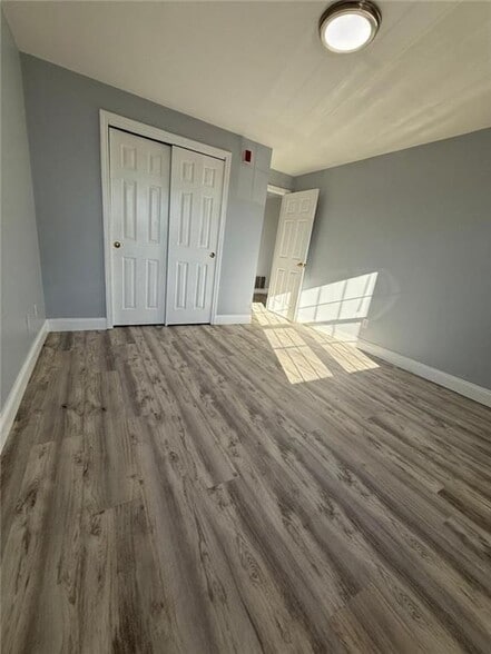 Building Photo - 14 Saratoga Ave