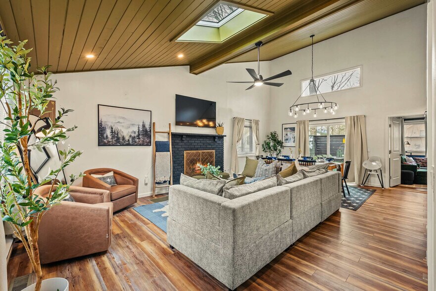 Building Photo - 8499 Bumble Bee Way