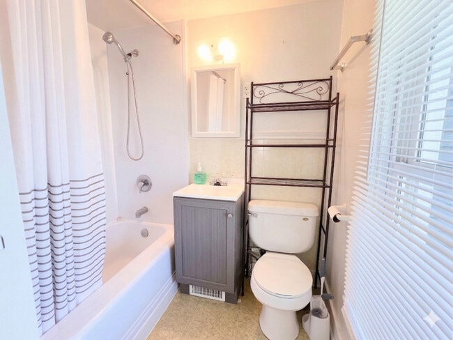 Building Photo - 721 Dean St