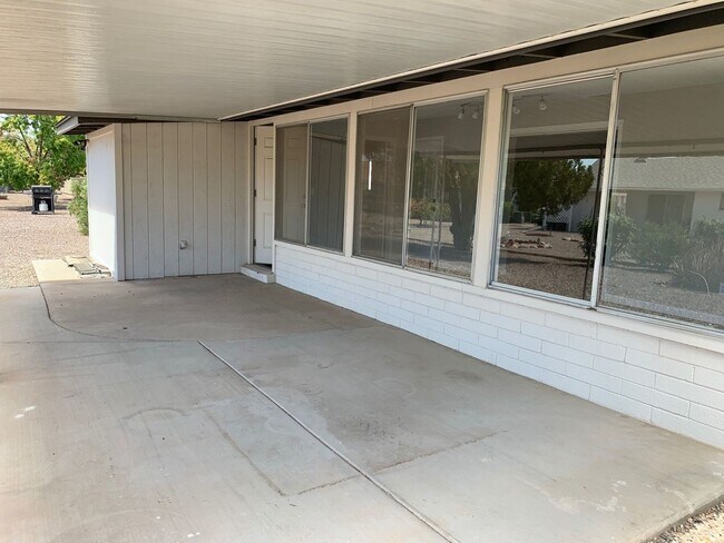Building Photo - 2 Bedroom - 2 Bath - 1400 Sq. Ft. Home - 55+ Community in Sun City