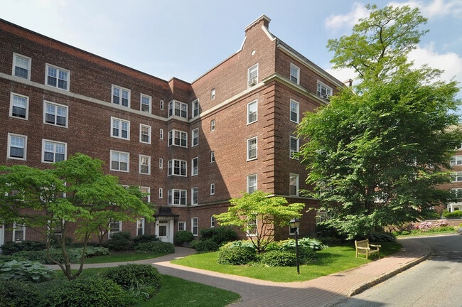 Building Photo - 4 Midland Gardens