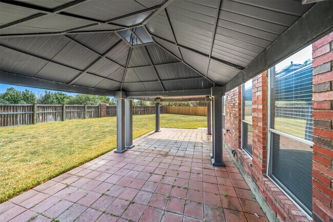 Building Photo - 23010 Prairie Lake court