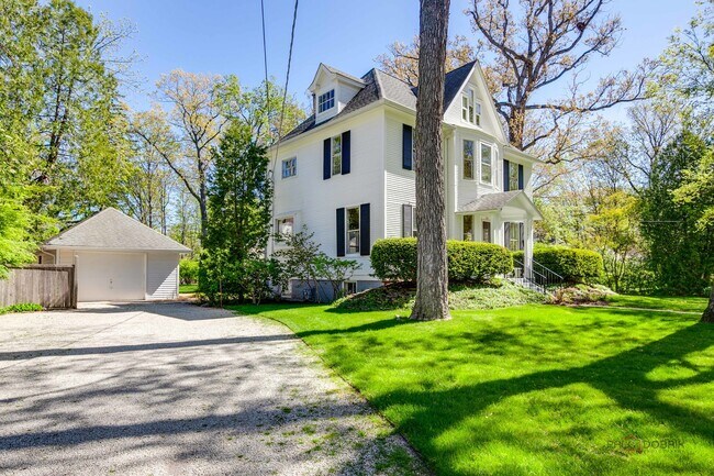 Building Photo - 544 Ravine Ave