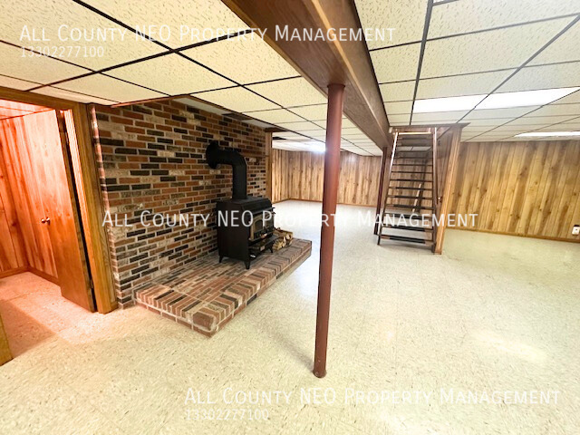 Building Photo - 3-bedroom available in Poland, OH!