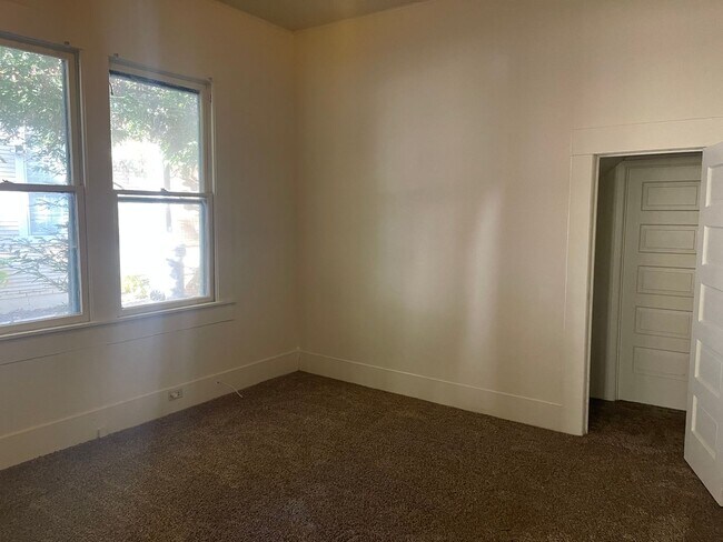 Building Photo - 2023 Placer St