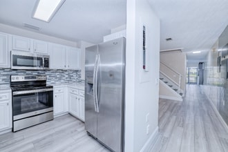 Building Photo - 9047 Gervais Cir